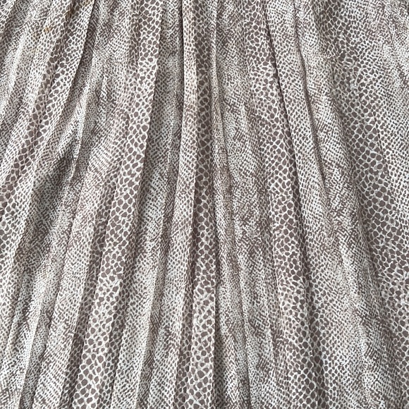 Banana republic snake print midi skirt - Picture 2 of 3